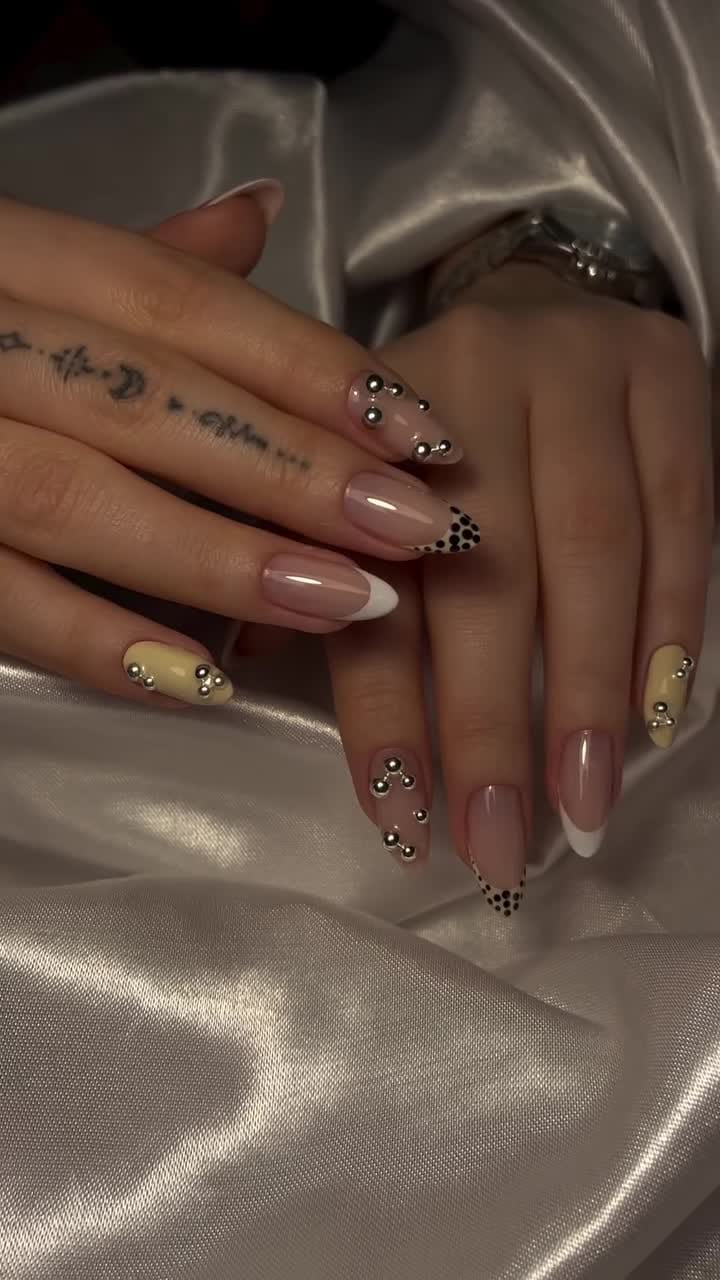 Nail application at the Bulut Nail Room studio