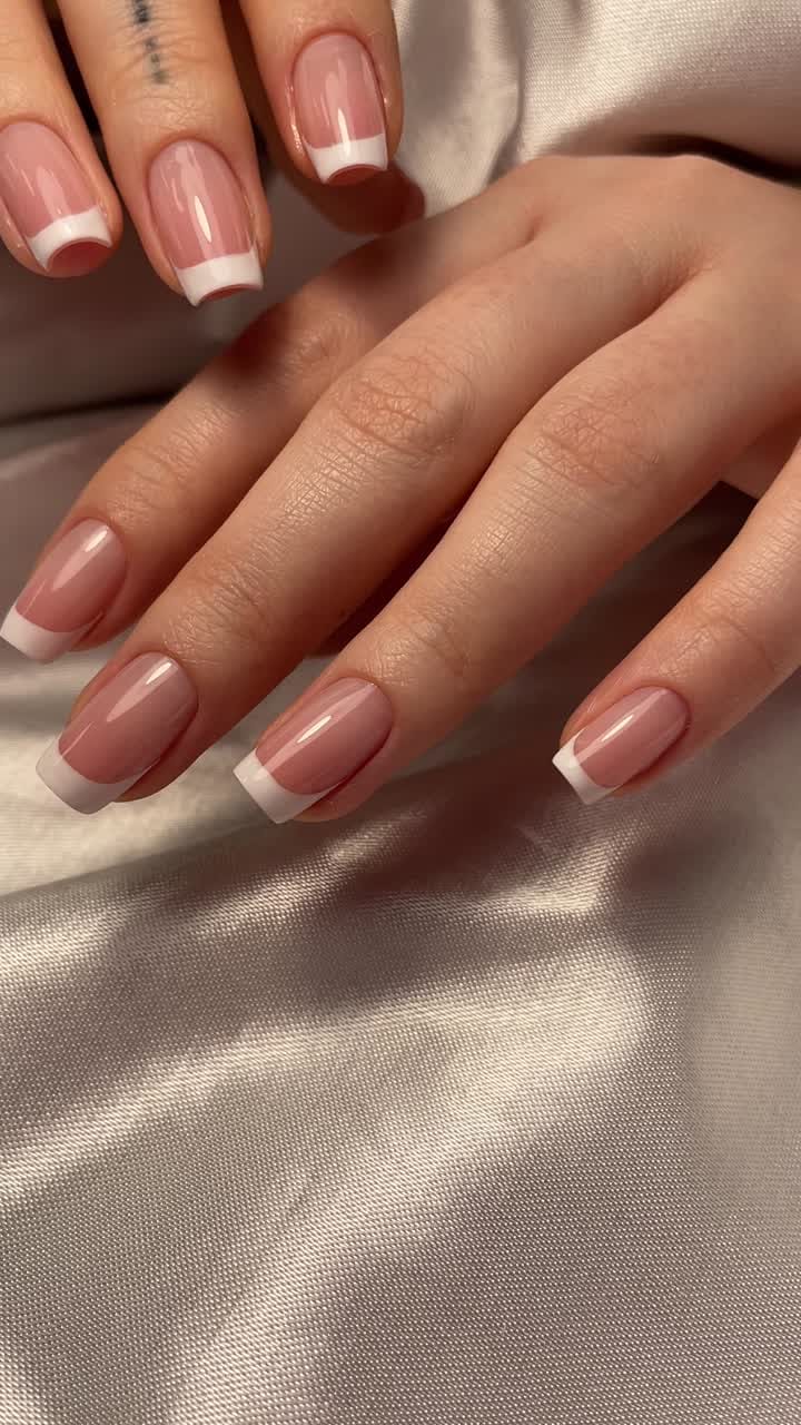 Nail application at the Bulut Nail Room studio